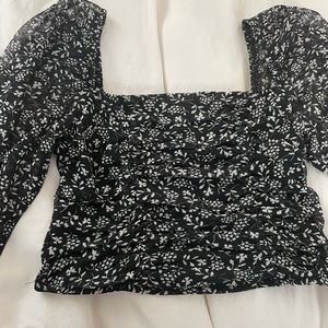 Floral cropped shirt